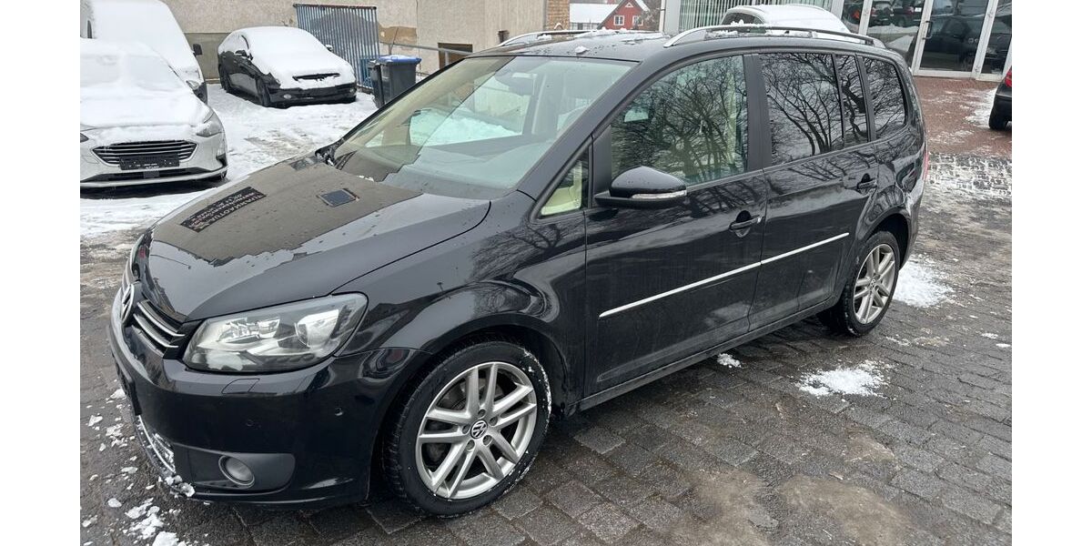 VW Touran 332.611 km 5.499 &euro; Eisleben 06295