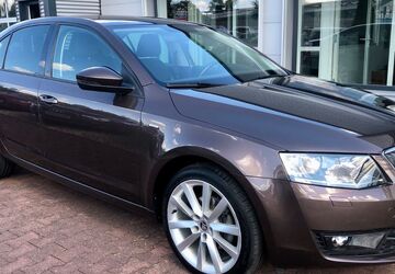 Skoda Octavia 121.653 km 9.999 &euro; Halle/Saale 06118