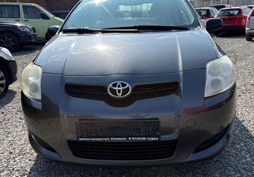 Toyota Auris 184.000 km 2.499 &euro; Halle 06132