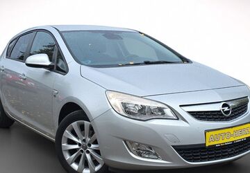Opel Astra 124.976 km 5.880 &euro; Halle (Saale) 06128