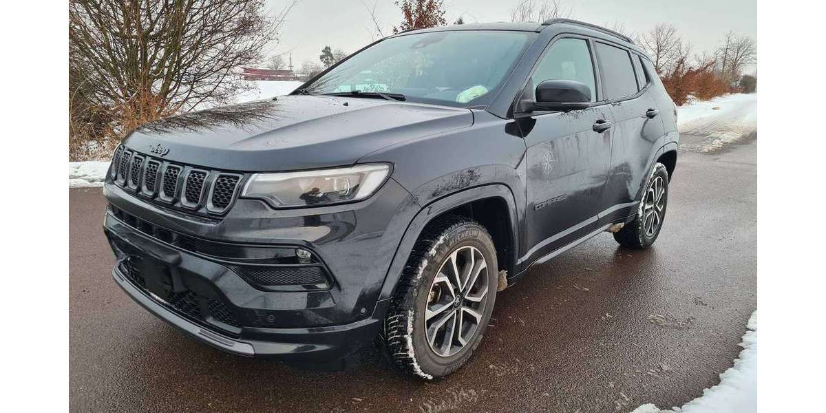 Jeep Compass 69.000 km 21.900 &euro; Petersberg 06193