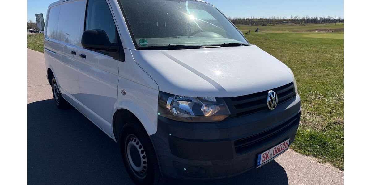 VW T5 Transporter 177.000 km 9.999 &euro; HALLE 06116
