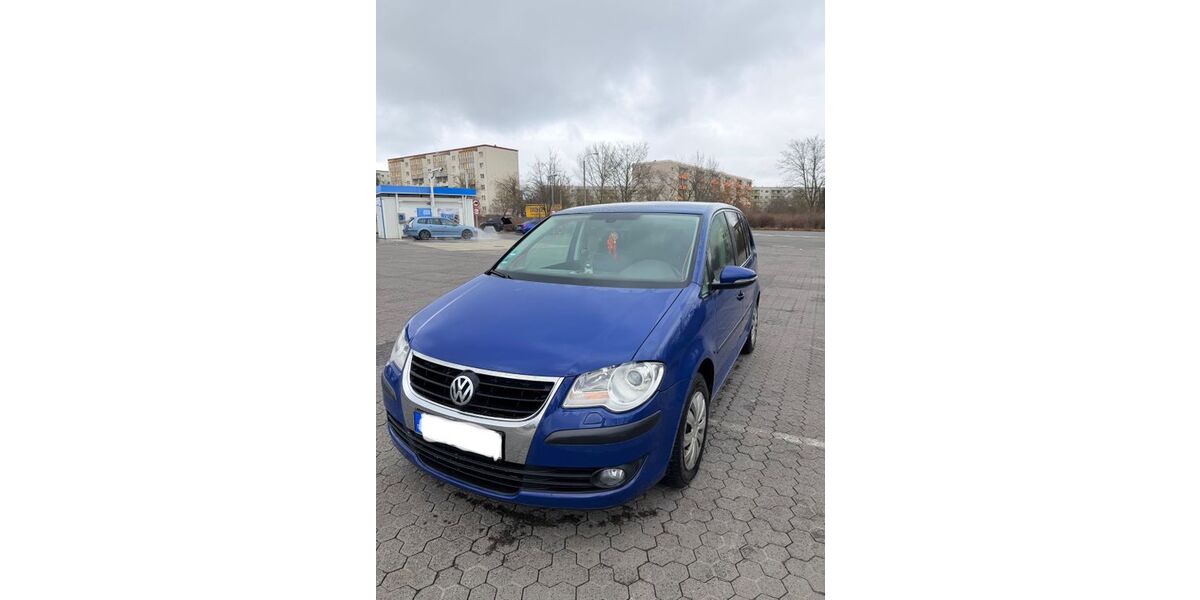 VW Touran 143.000 km 4.999 &euro; Halle 06124