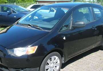Mitsubishi Colt 231.850 km 1.999 &euro; Halle 06116