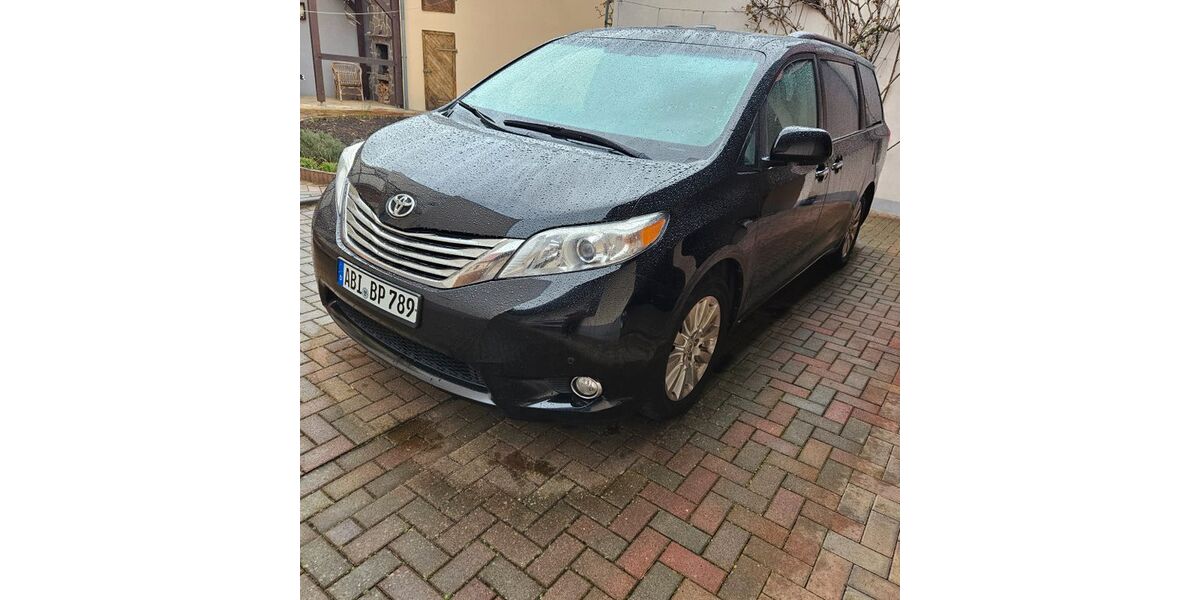 Toyota Sienna 196.000 km 10.999 &euro; Zörbig 06780