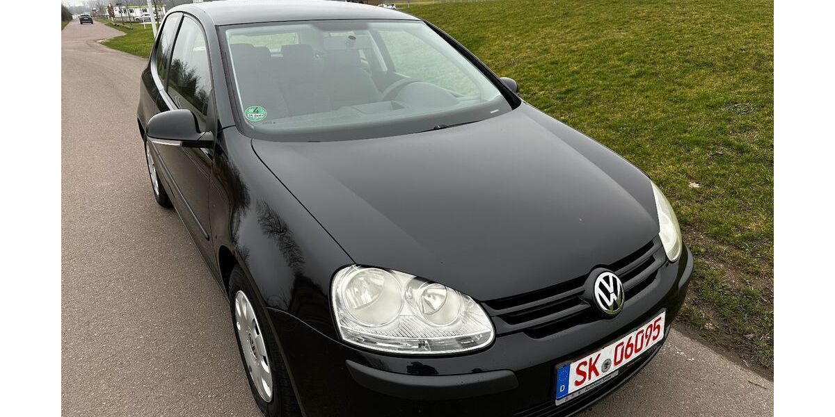 VW Golf 223.000 km 899 &euro; HALLE 06116