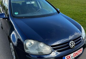 VW Golf 136.000 km 699 &euro; HALLE 06116