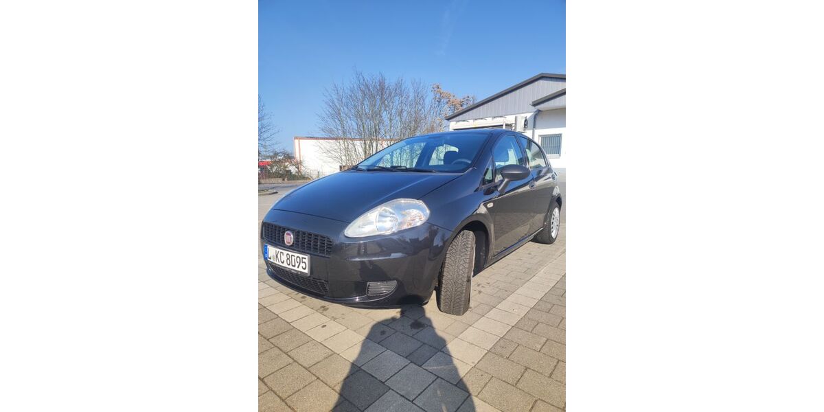 Fiat Punto 104.500 km 2.900 &euro; Halle 06124