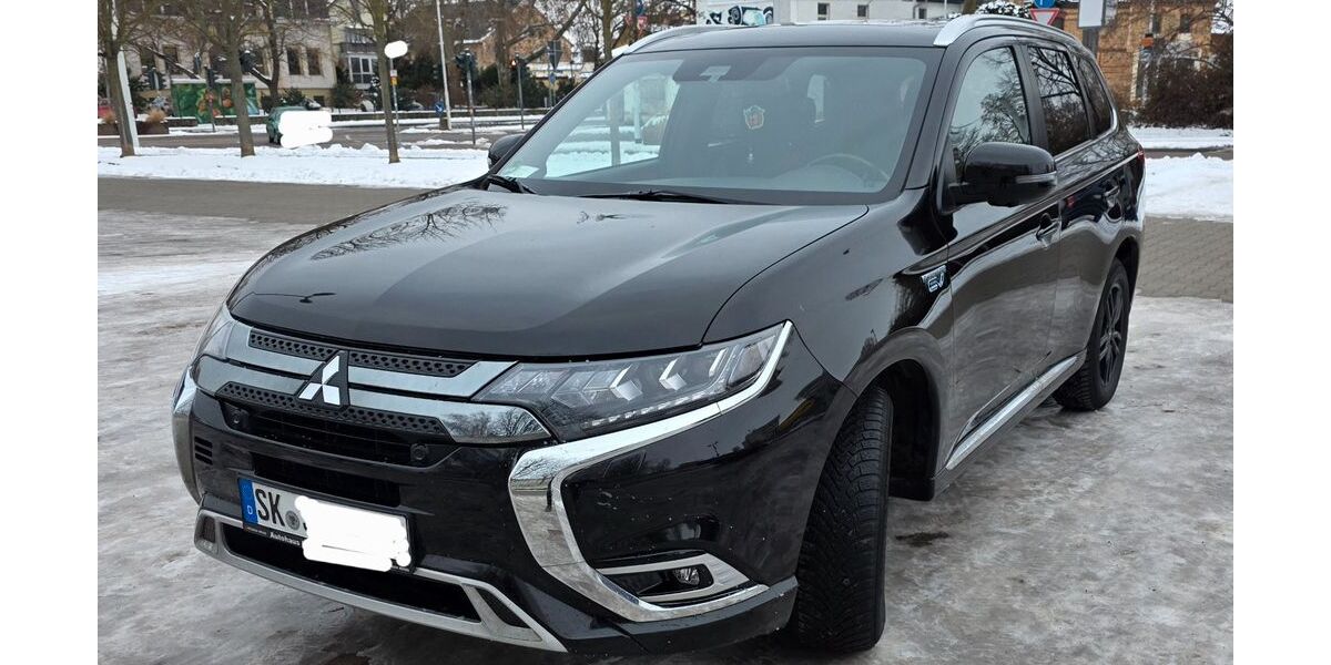 Mitsubishi Outlander 72.000 km 23.900 &euro; Merseburg 06217