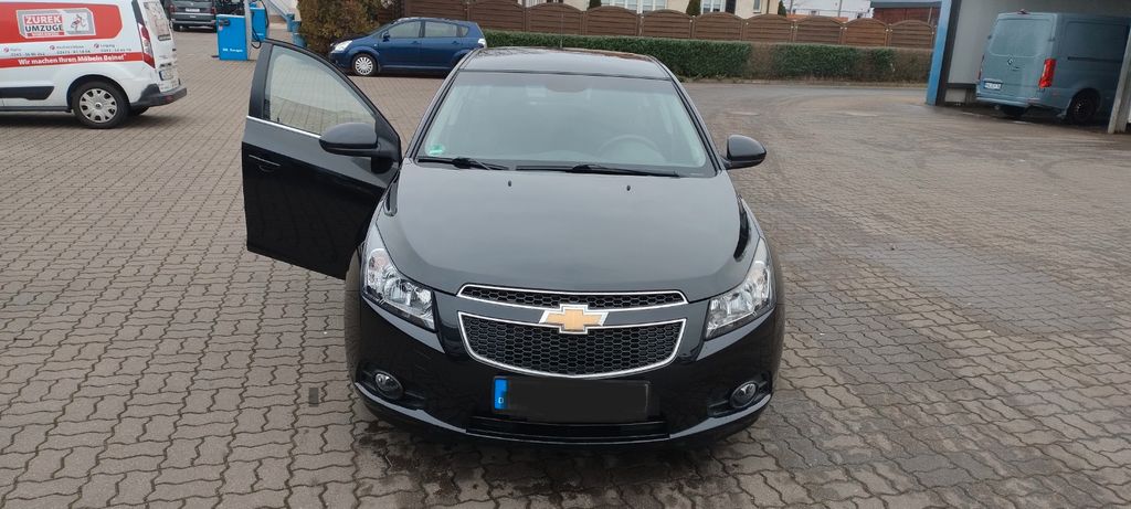 Chevrolet Cruze 122.584 km 6.000 &euro; Halle Saale 06122