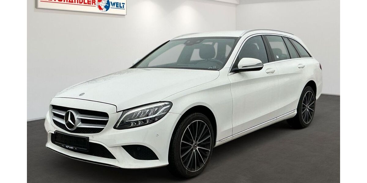 Mercedes-Benz C 300 85.481 km 22.999 &euro; Brehna 06796