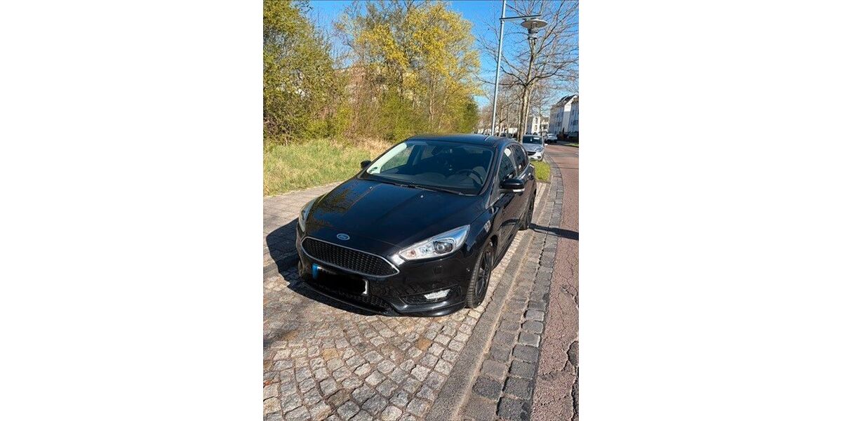 Ford Focus 111.800 km 9.990 &euro; Halle 06120