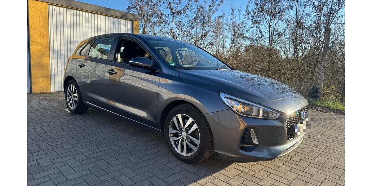Hyundai i30 137.144 km 9.450 &euro; Halle 06118