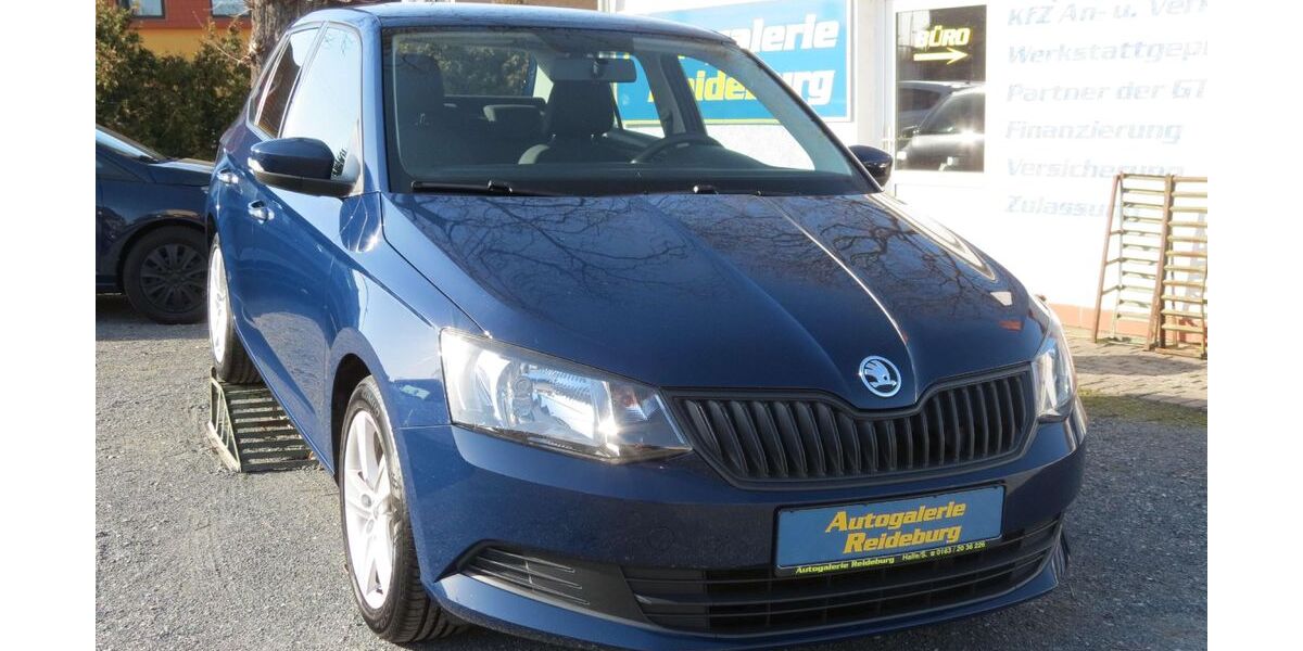 Skoda Fabia 54.000 km 9.940 &euro; Halle/ Saale 06116