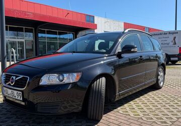 Volvo V50 144.000 km 6.200 &euro; Halle 06112