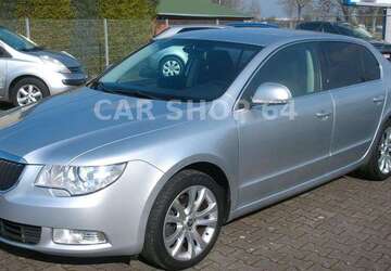 Skoda Superb 276.575 km 4.499 &euro; Halle 06116