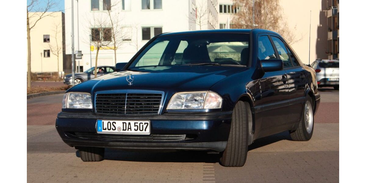 Mercedes-Benz C 180 240.000 km 3.998 &euro; Halle 06108