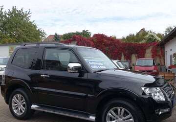 Mitsubishi Pajero 141.250 km 25.750 &euro; Halle - Saale 06116