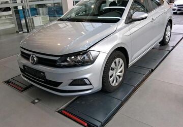 VW Polo 36.710 km 12.940 &euro; Köthen 06366