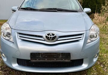 Toyota Auris 107.829 km 6.000 &euro; Halle 06132