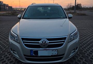 VW Tiguan 103.500 km 9.000 &euro; Halle Saale 06108