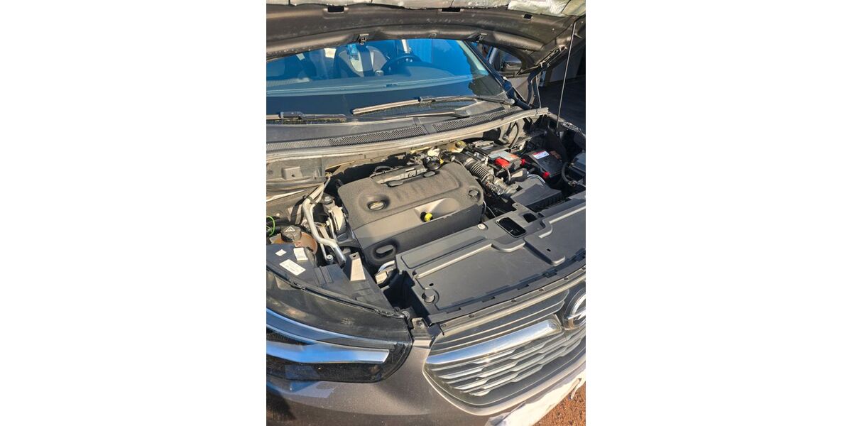 Opel Grandland (X) 136.500 km 14.800 &euro; Angersdorf 06179