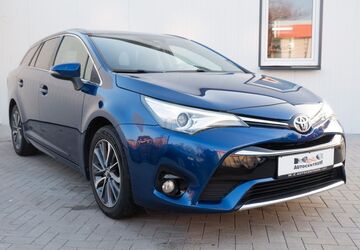 Toyota Avensis 111.200 km 15.490 &euro; Halle 06116