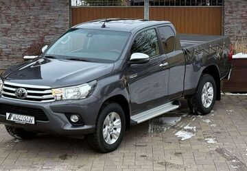 Toyota Hilux 93.465 km 33.900 &euro; Salzatal 06198