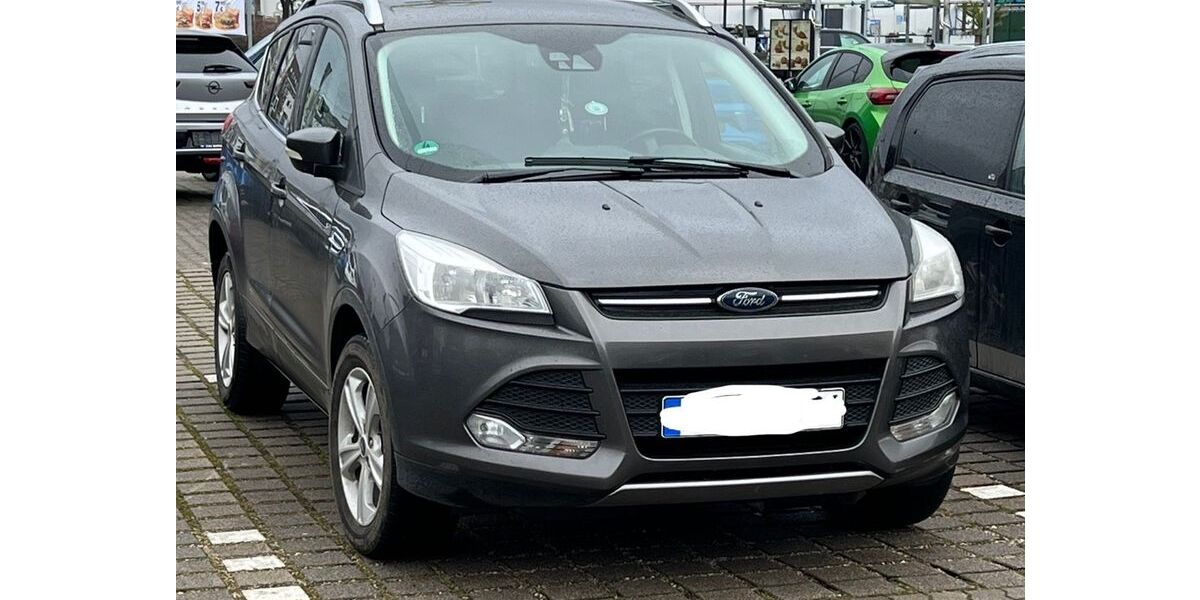 Ford Kuga 160.000 km 8.000 &euro; Lützen 06686
