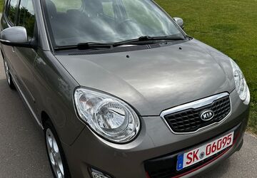 Kia Picanto 68.000 km 3.999 &euro; HALLE 06116
