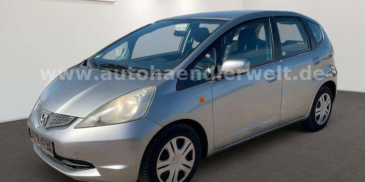 Honda Jazz 125.302 km 2.799 &euro; Sandersdorf-Brehna 06796