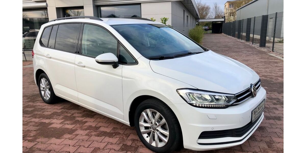 VW Touran 272.294 km 10.499 &euro; Halle/Saale 06118