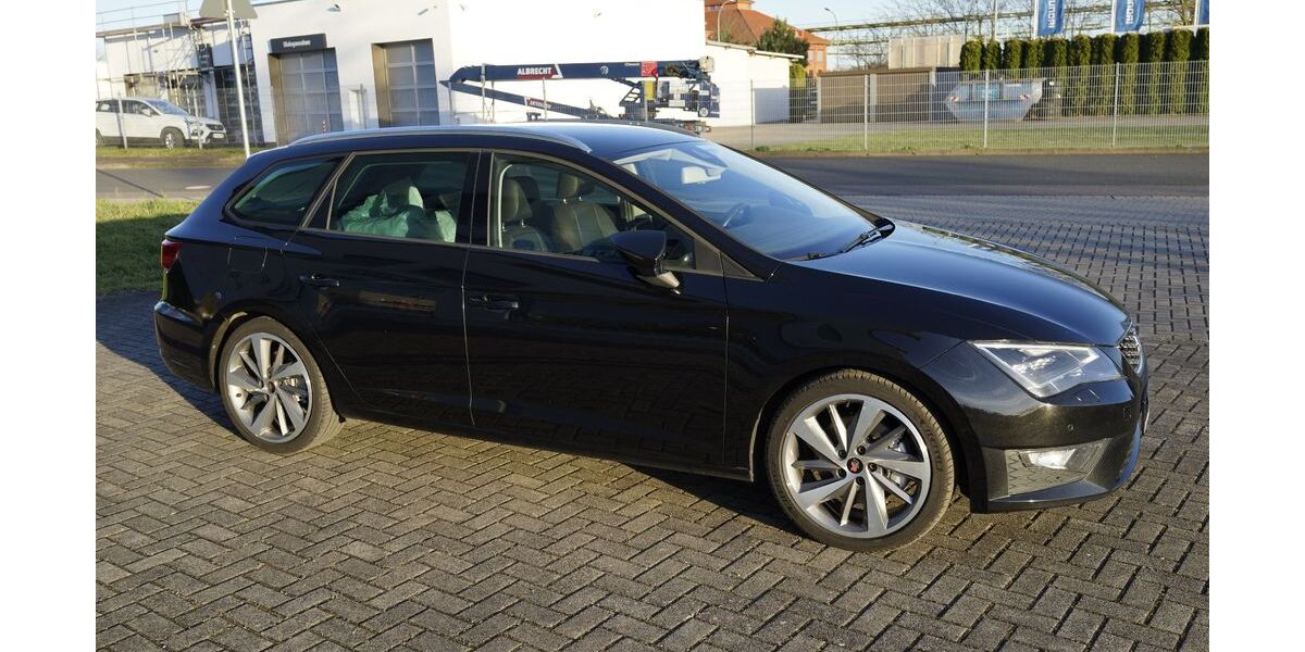 Seat Leon 195.300 km 8.499 &euro; Bitterfeld 06749