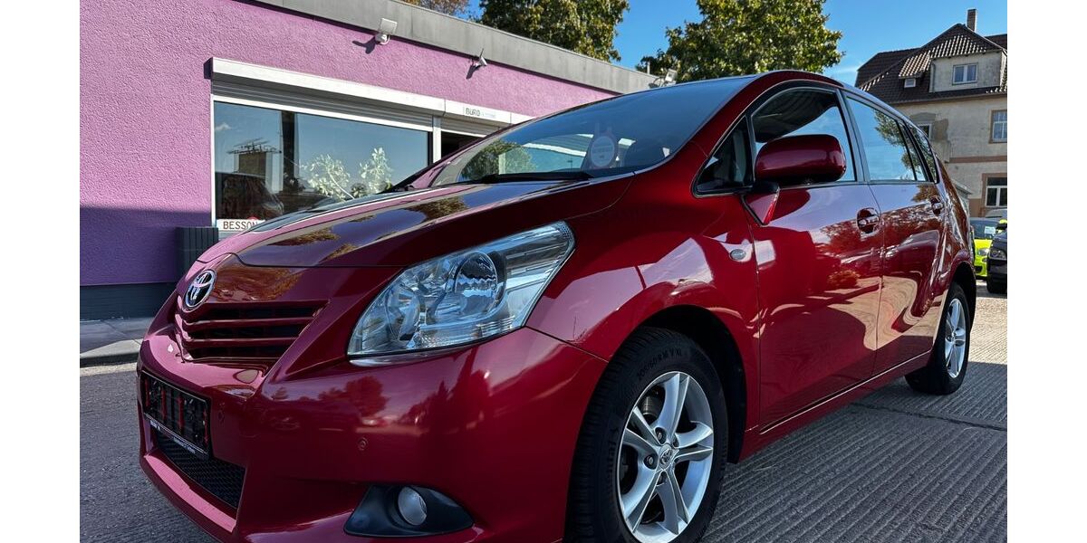 Toyota Verso 127.240 km 7.990 &euro; Kabelsketal OT Gröbers 06184