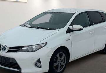 Toyota Auris 142.026 km 9.699 &euro; Sandersdorf-Brehna 06796