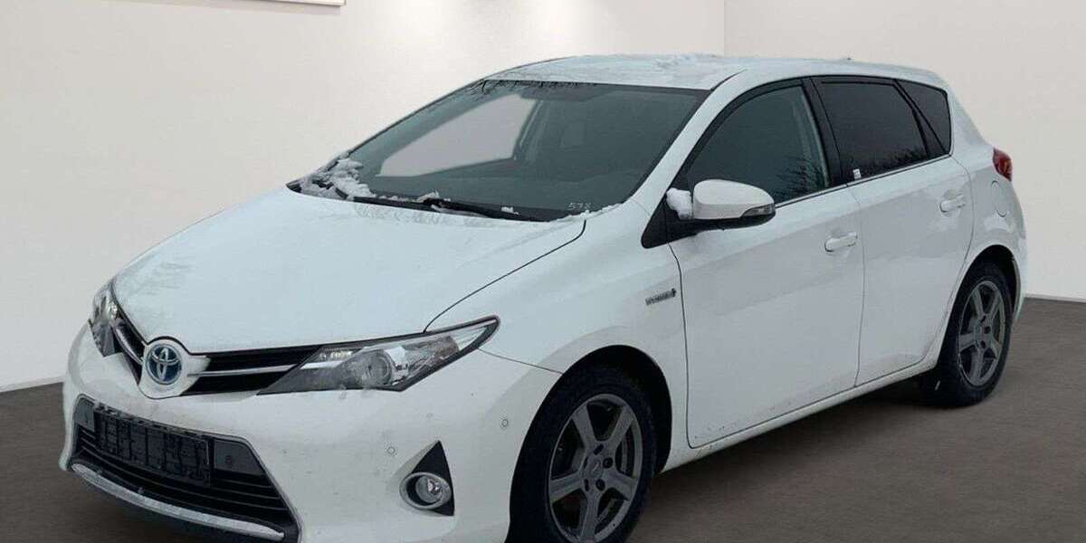 Toyota Auris 142.026 km 9.699 &euro; Sandersdorf-Brehna 06796