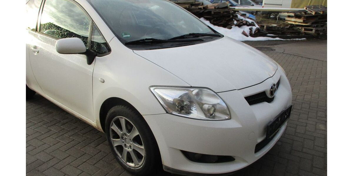 Toyota Auris 139.400 km 3.700 &euro; Bad Lauchstädt 06246