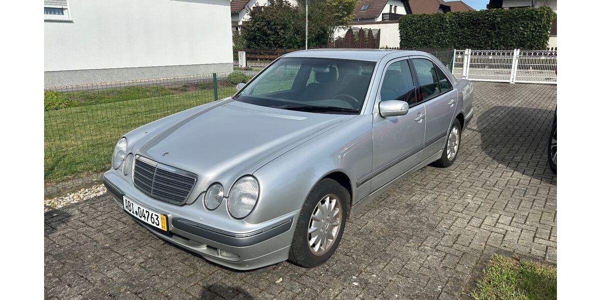 Mercedes-Benz 200 103.050 km 4.250 &euro; Bitterfeld 06749