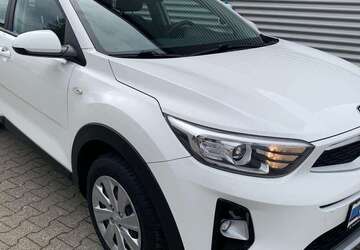 Kia Stonic 40.100 km 15.679 &euro; Schkeuditz 04435