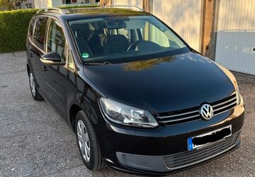 VW Touran 247.000 km 5.100 &euro; Halle 06130