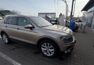 VW Tiguan 220.000 km 16.500 &euro; Halle Saale 06124