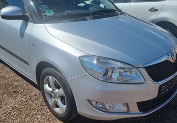 Skoda Fabia 87.000 km 4.988 &euro; Halle / Saale 06112