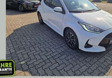 Toyota Yaris 64.992 km 14.340 &euro; Halle 06130