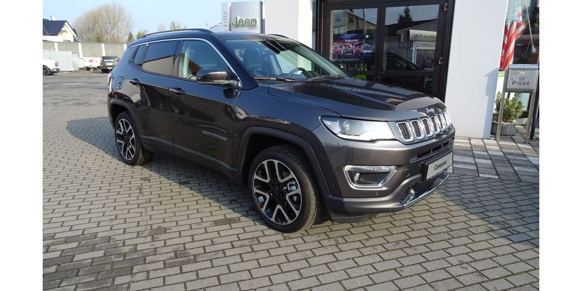 Jeep Compass 59.900 km 19.570 &euro; Landsberg OT Oppin 06188