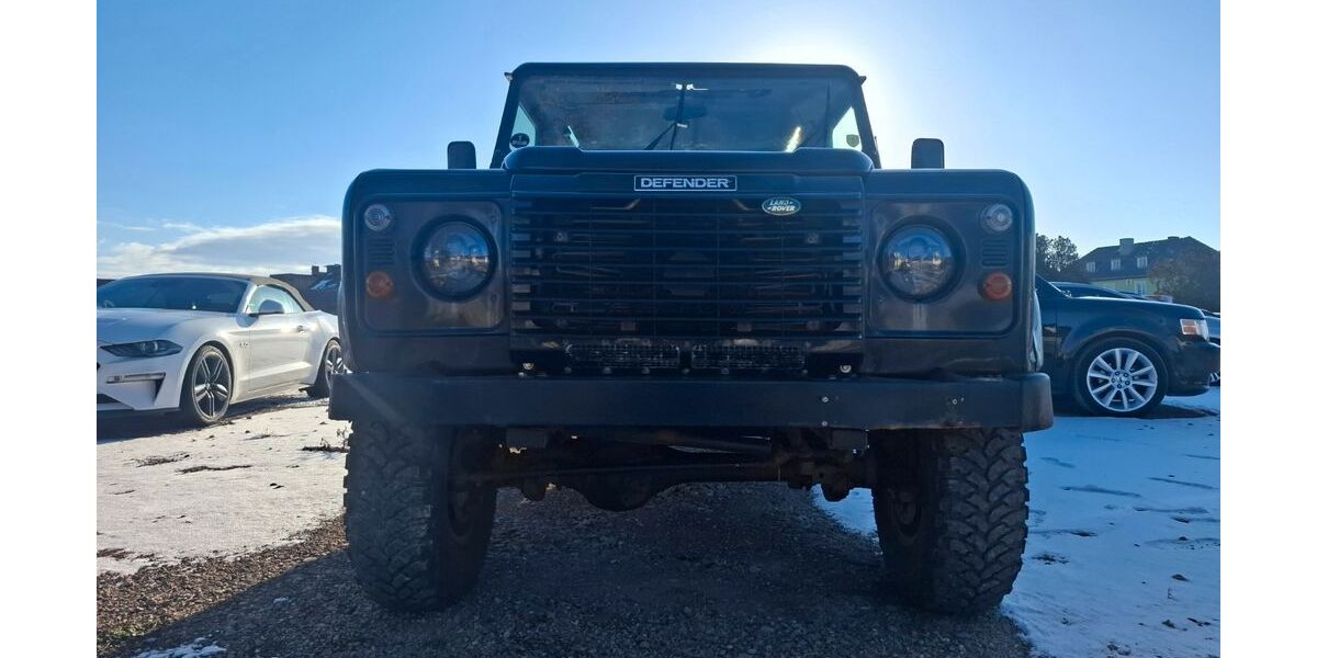 Land Rover Defender 209.999 km 11.999 &euro; Könnern OT Beesenlaublingen 06420