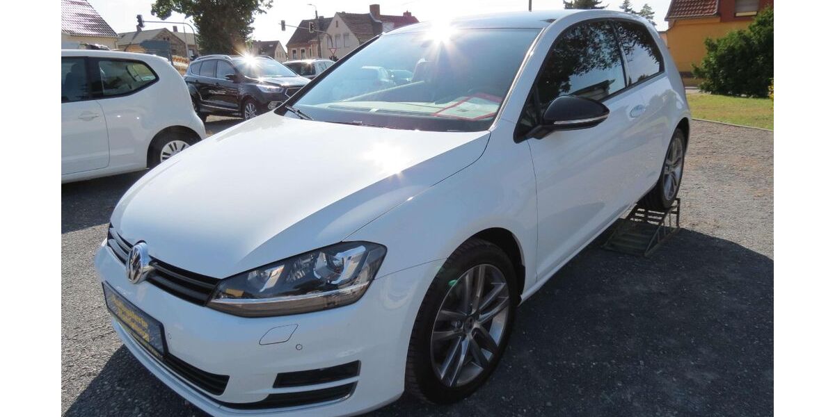 VW Golf 128.000 km 12.740 &euro; Halle/ Saale 06116
