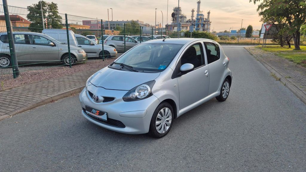 Toyota Aygo (X) 133.900 km 2.790 &euro; Bitterfeld-Wolfen, OT Bitterfeld 06749