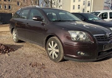 Toyota Avensis 195.000 km 1.699 &euro; Halle 06118