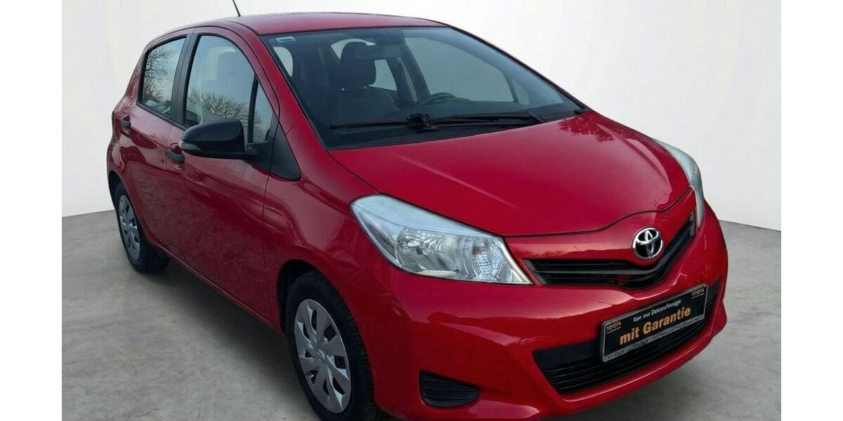 Toyota Yaris 24.991 km 7.999 &euro; Bad Lauchstädt 06246