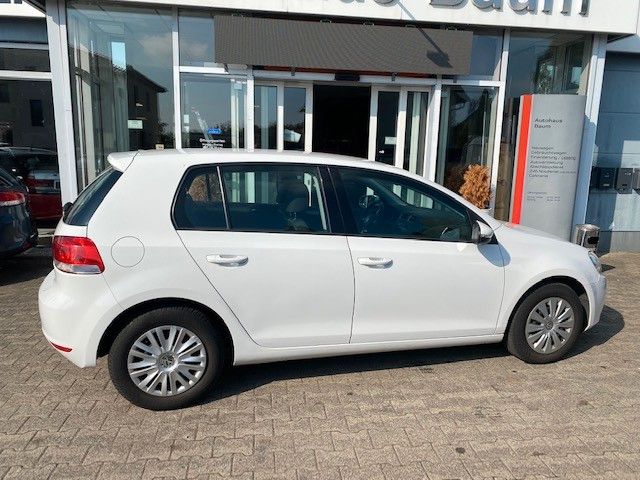 VW Golf 198.000 km 3.950 &euro; Halle/Saale 06116